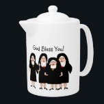 Les soeurs à l'habitude<br><div class="desc">Deux théière fantaisiste et stupide catholique. Quatre soeurs portant les habitudes traditionnelles noires et des rosaires, agitant et souriant en disant, "Dieu vous bénisse !". Le dos du globe a le même design. Ces globes de neige sont parfaits pour toute personne qui recueille des objets liés à la nonne ou...</div>