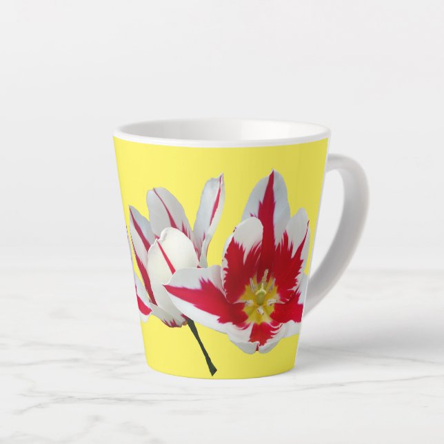 Les Tulipes blanches rouges ferment la Mug de latt (Angle droit)