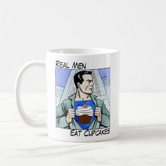 Les vrais hommes mangent la tasse de petits