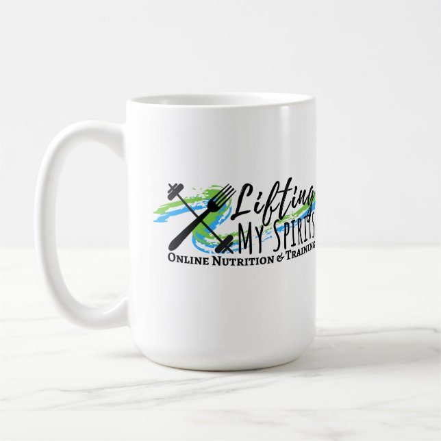 Levage de ma tasse de café de spiritueux (Gauche)