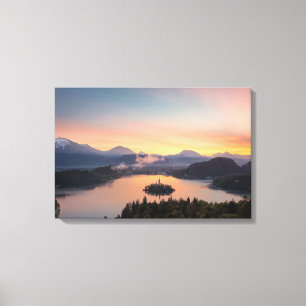 Lever de soleil au-dessus de copie de toile