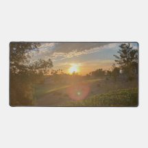 Lever de soleil dans le désert sur le terrain de g