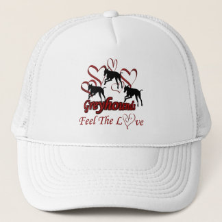 Lévriers et casquette de chien d'amour de coeurs