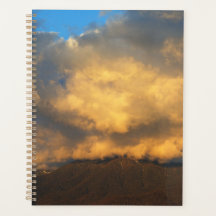 L'explosion du nuage du coucher du soleil