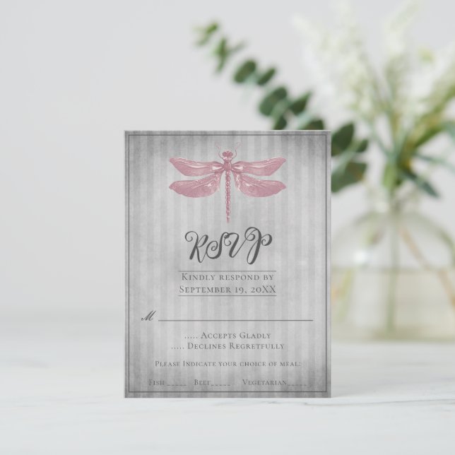 Libellule en pierres précieuses rose pour RSVP de  (Debout devant)