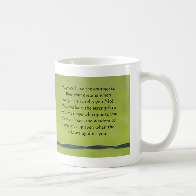 libellule sur la tasse de barbwire, mai vous avez (Droite)