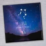 Libra | Magnet de constellation zodiaque personnal<br><div class="desc">Notre aimant Libra signe de naissance est parfait pour toute personne inspirée par l'astrologie et la mysticisme de l'âge nouveau. Avec un beau ciel étoilé foncé en arrière-plan, la constellation de Libra se trouve au-dessus du texte et du symbole zodiaque. Le texte de l'horoscope peut être facilement personnalisé et tous...</div>