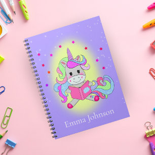 Licorne Pailletée Brillante Lisant Son Livre