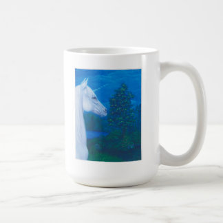 Licorne par la tasse de lac
