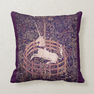 Licorne vintage dans le coussin de tapisserie de