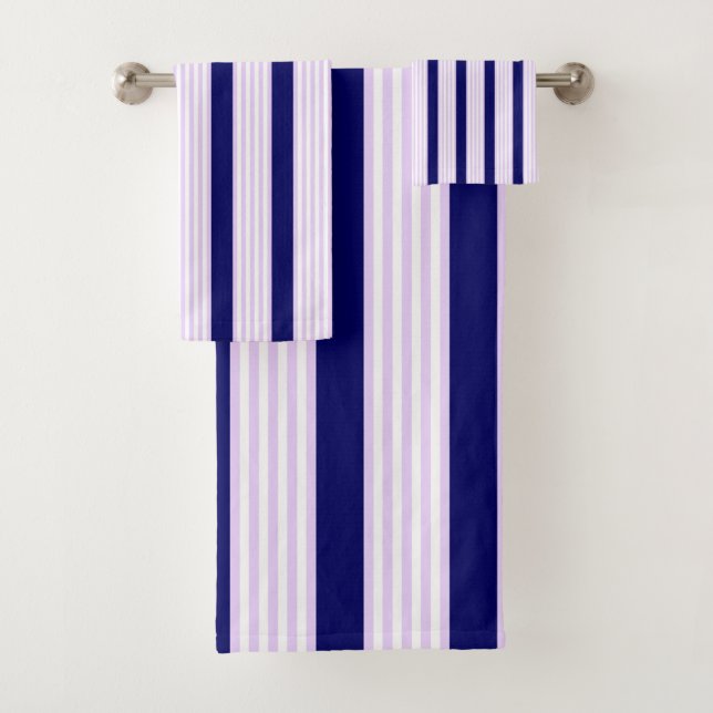 Lilac et rayures blanches motif avec bleu marine (En situation)