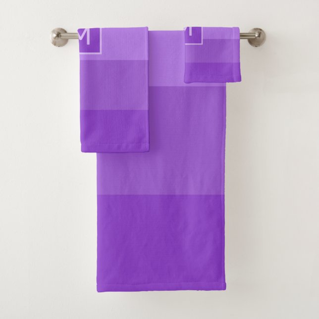Lilac Stripes ensemble de serviettes monogramme pe (En situation)