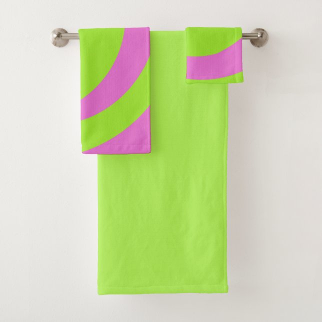 Lime Green and Pink Abstract Art Towel Set (En situation)