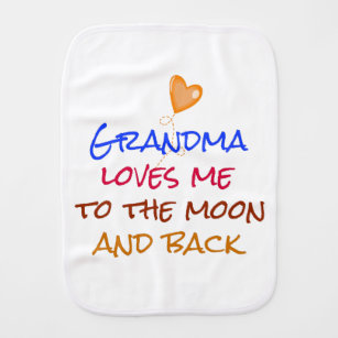 Linge De Bébé La grand-maman m'aime à la citation de lune et de
