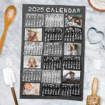 Linge De Cuisine 2025 Année Calendrier mensuel Photo Collage Mod No<br><div class="desc">Cette serviette de cuisine mensuelle personnalisée 2025 année calendrier a un look géométrique moderne du milieu du siècle avec blocs de couleur asymétriques et typographie de style papier découpé. Les couleurs sont différentes, noir, blanc et gris. Utilisez les modèles faciles pour ajouter six de vos photos préférées (le travail horizontal...</div>