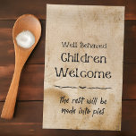 Linge De Cuisine Amusant Vintage Halloween Welcome Children<br><div class="desc">Amusant Vintage Halloween Welcome Enfants Maison Serviette de cuisine. Drôle serviette usée indiquant "les enfants bien élevés sont les bienvenus,  le reste sera fait en tartes. Affichez-vous dans votre cuisine pour laisser les enfants deviner.</div>