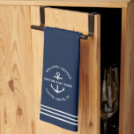 Linge De Cuisine Ancre moderne Nautical Custom Boat Name Bienvenue<br><div class="desc">Serviette de cuisine nautique en bleu marine lisant "bienvenue à bord" ainsi que votre nom de bateau personnalisé et l'emplacement dans un design d'ancre.</div>