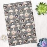 Linge De Cuisine Aquarelle de champignon<br><div class="desc">Peinture minimaliste aquarelle de champignons dans des tons neutres de brun et de gris. Art original de Nic Squirrell. Idéal pour une cuisine,  un restaurant ou un café.</div>