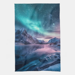 Linge De Cuisine Aurora Borealis au-dessus du paysage des montagnes