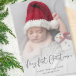 Linge De Cuisine Baby 1er Noël Photo Overlay Script Nom Année<br><div class="desc">Baby 1st Christmas Photo Overlay Script Nom Année. Beau souvenir pour célébrer le 1er Noël de votre bébé. Il suffit de remplacer l'exemple d'image par votre propre image préférée. Mon premier Noël est dans un script stylé et vous pouvez facilement personnaliser le reste du texte.</div>