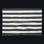 Linge De Cuisine BARRE le noir réglable avec le nom<br><div class="desc">Rayures horizontales contre le blanc. Des lignes blanches peuvent recolored - sentez-vous libre pour jouer avec la couleur d'arrière - plan pour créer de nouveaux effets ! Votre propres texte/nom peut être modifié de toutes les manières.</div>