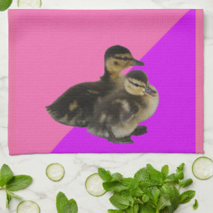 Linge De Cuisine Bébé Canards sur framboise rose et sorbet pourpre