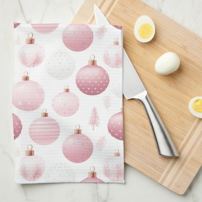 LINGE DE CUISINE BLANC AVEC ROSE PASTEL & ORNEMENTS BLANCS (Quart Plié)