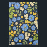 Linge De Cuisine Bleus et fleurs<br><div class="desc">Ce joli motif floral Spring présente des fleurs de primrose zébrée bleues,  des éléments foliaires et des feuilles de fougères vertes ainsi que deux bleuets volants. OEuvre dessinée à la main,  originale.</div>