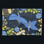 Linge De Cuisine Bleus et fleurs<br><div class="desc">Ce joli motif floral Spring présente des fleurs de primrose zébrée bleues,  des éléments foliaires et des feuilles de fougères vertes ainsi que deux bleuets volants. OEuvre dessinée à la main,  originale.</div>