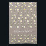 Linge De Cuisine Boho Daisy Chain Floral Pattern Nom personnalisé<br><div class="desc">Boho Chaîne de marguerite motif floral en Taupe Serviette de cuisine personnalisée</div>