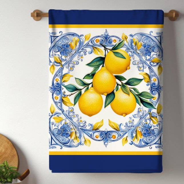 Linge De Cuisine Bouquet de Citron de Carrelage Méditerranéen (Pretty blue and white lemon Mediterranean tile kitchen towels will brighten any kitchen.)