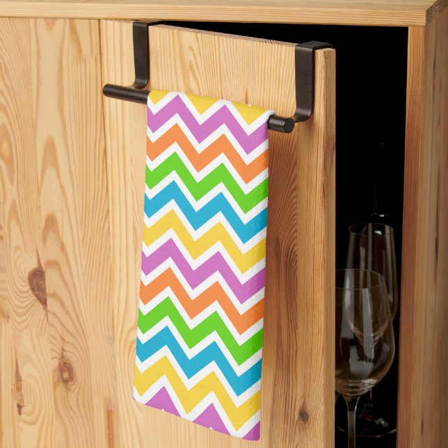 Linge De Cuisine Bright Colorful Rainbow Chevron Pattern (Pliage en tiers)