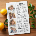 Linge De Cuisine Calendrier avec 4 photo Collage<br><div class="desc">Un collage photo de 4 avec un calendrier 2025. Un objet amusant pour le Nouvel An. Ajoutez 4 photos carrés à cette conception. Avec un peu de travail, vous pouvez changer la couleur arrière - plan et la couleur du calendrier lorsque vous cliquez sur l'option personnaliser et choisissez différentes couleurs....</div>