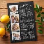 Linge De Cuisine Calendrier avec 4 photo Collage noir<br><div class="desc">Un collage photo de 4 avec un calendrier. Un objet amusant pour le Nouvel An. Ajoutez 4 photos carrés à cette conception. Avec un peu de travail, vous pouvez changer la couleur arrière - plan et la couleur du calendrier lorsque vous cliquez sur l'option personnaliser et choisissez différentes couleurs. Un...</div>