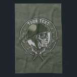 Linge De Cuisine Camouflage Militaire Personnalisé Crâne de Soldat<br><div class="desc">Conception de Camouflage Militaire Personnalisée Crâne de Soldat et Fusils. Personnalisé avec votre nom,  texte personnalisé. Cadeau idéal pour cette personne spéciale dans votre vie !</div>