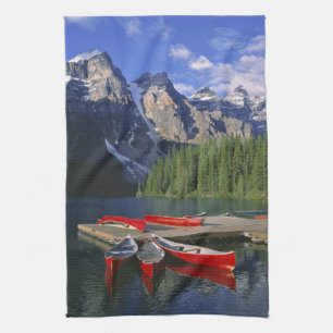 Linge De Cuisine Canada, Alberta, lac Moraine. Des canoës rouges at