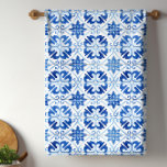 Linge De Cuisine Carrelage bleu méditerranéen<br><div class="desc">Serviettes de cuisine en carrelage méditerranéen bleu et blanc. Beau arrière - plan en carrelage méditerranéen bleu et blanc. Vous pouvez ajouter du texte à personnaliser.</div>