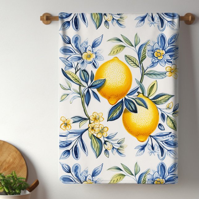 Linge De Cuisine Carrelage méditerranéen au citron  (Pretty blue and white lemon kitchen towels will brighten any kitchen.)