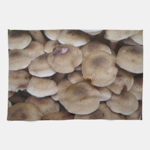 Linge De Cuisine Champignons poussant dans une grappe d'art photo o