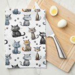 Linge De Cuisine Chats avec Visages Scowling et Empreintes de patte<br><div class="desc">Que vous ayez un chat au visage grincheux ou que vous aimiez les chats,  cette serviette de cuisine est parfaite pour accrocher votre four.</div>