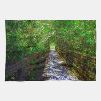 Linge De Cuisine Chemin sous la canopée des arbres