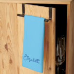 Linge De Cuisine Ciel bleu bleu couleur solide personnalisé Nom cal<br><div class="desc">Téléchargez sur mesure Ajouter votre monogramme Photo initiale ou logo Texte Élégant Cuisine et repas modernes / Table et linge de cuisine / Modèle personnalisé Nom calciné Sky Blue Solid Color Kitchen Towel.</div>