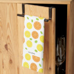 Linge De Cuisine Citrons Oranges et raisins Fruit Personnalisé<br><div class="desc">Serviette de thé personnalisée avec un arrière - plan motif de fruits coloré.</div>