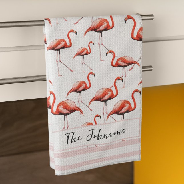 Linge De Cuisine Conception de flamant rose nom de famille personna (Créateur téléchargé)
