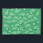 Linge De Cuisine Cool Blanc Retro Raquettes de Tennis Motif Vert<br><div class="desc">Raquettes de tennis blanc et vert Motif pour lui | Court De Tennis D'Été. Cadeau pour joueur de tennis, match de tennis en raquette blanche sur un arrière - plan vert. Cadeau personnalisé pour un joueur de tennis. Joueurs de tennis branchés décoration maison. Des cadeaux de joueurs de tennis modernes...</div>