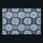 Linge De Cuisine Daisy FLoral Pattern bleu blanc<br><div class="desc">Décorez votre cuisine avec cette serviette d'art cool. Faites un grand cadeau de ménage,  d'anniversaire ou de mariage! Vous pouvez le customiser et ajouter du texte. Consultez ma boutique pour plus de couleurs et de motifs !</div>