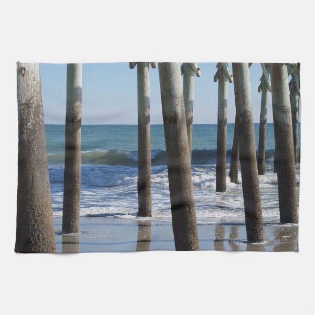 Linge De Cuisine Des vagues se brisent sous la jetée à Myrtle Beach (Horizontal)