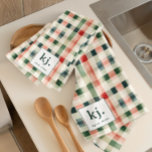 Linge De Cuisine Doux À feuillage persistant En vichy Monogram Serv<br><div class="desc">Ajoutez une touche de charme intemporel à votre cuisine avec cette serviette de cuisine Monogram En vichy douce À feuillage persistant. Doté d'un motif classique en vichy aux tons chauds à feuillage persistant, coralliens et neutres, cette cuisine indispensable allie style et fonctionnalité. Fabriqué en matériau doux et absorbant, il est...</div>