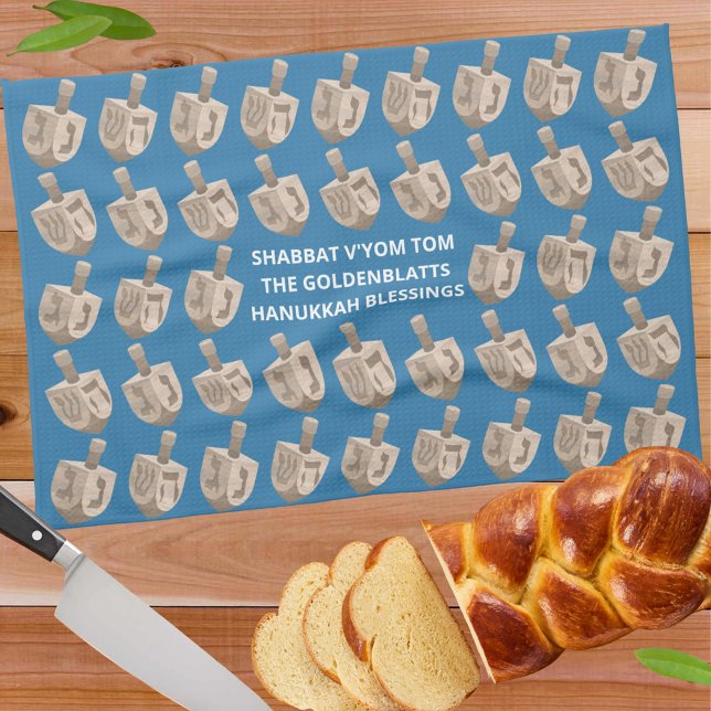 Linge De Cuisine Dreidel Chêne Rustique Hanoukka Couverture Challah (Add your name and custom text to this dreidel pattern Hanukkah kitchen towel or remove for no text)