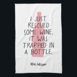 Linge De Cuisine Drôle Bouteille De Vin Dit Nom Rosé Rose Noir Nice<br><div class="desc">Drôle serviette de cuisine de vin avec illustration de bouteille de vin rosé et le vin disant "je viens de secourir du vin. il a été piégé dans une bouteille",  en rose et noir. Customisez facilement avec votre nom et vos couleurs préférées - tous les éléments sont modifiables.</div>